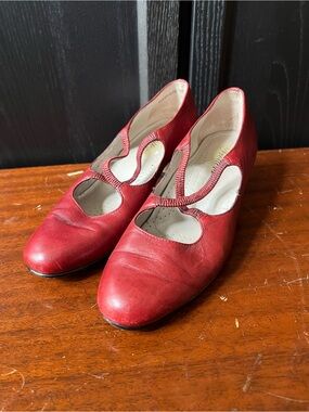 Trotters Demi pumps short heels